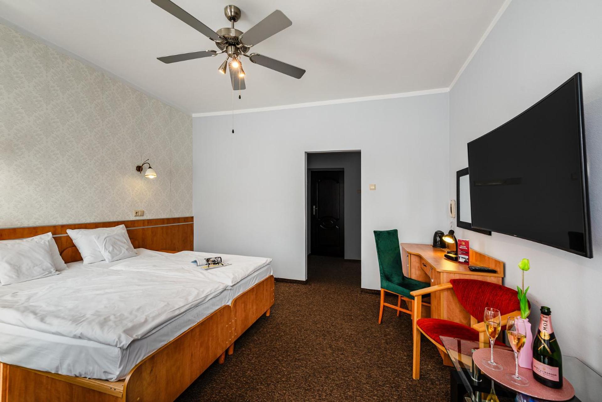 Hotel Bristol Kielce Luaran gambar